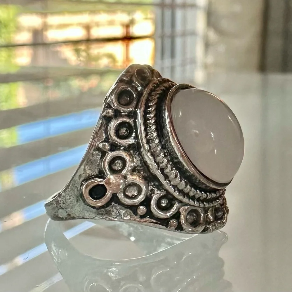Vintage Bali Style 925 Sterling Silver White Moonstone Ring Size 7 Ornate Boho - Picture 3 of 8